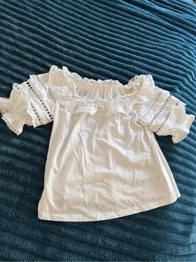 Lilly Pulitzer Arlene top 🤍🤍🤍